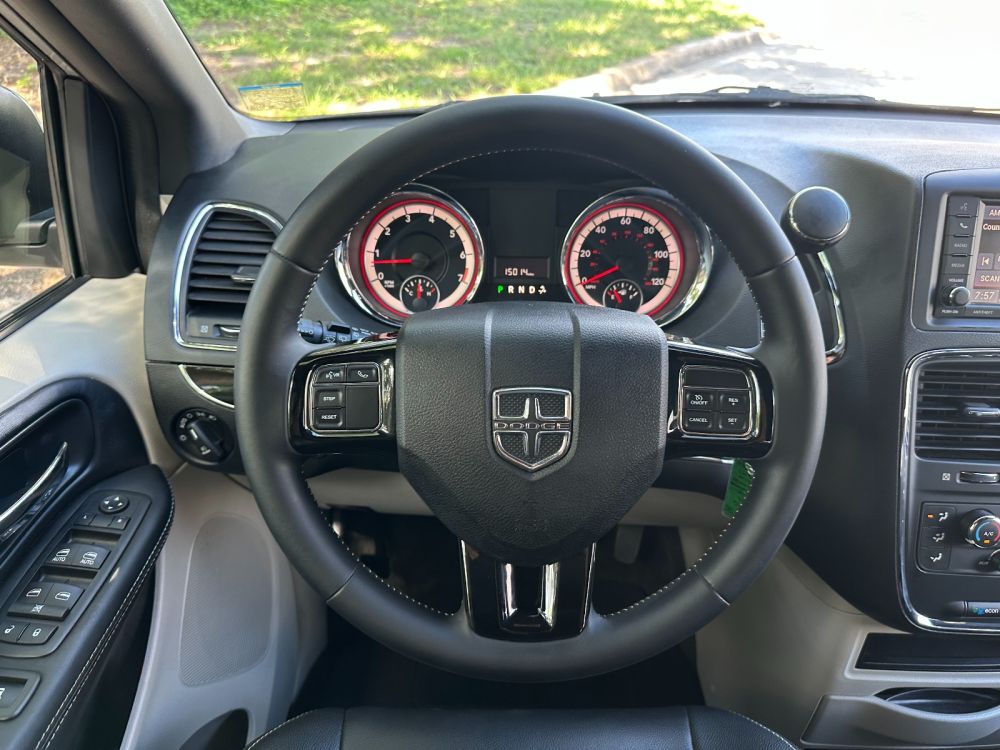 2016 Dodge Grand Caravan SXT Plus - Photo 12