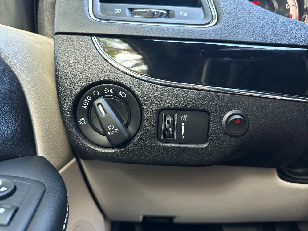 2016 Dodge Grand Caravan SXT Plus - Photo 19