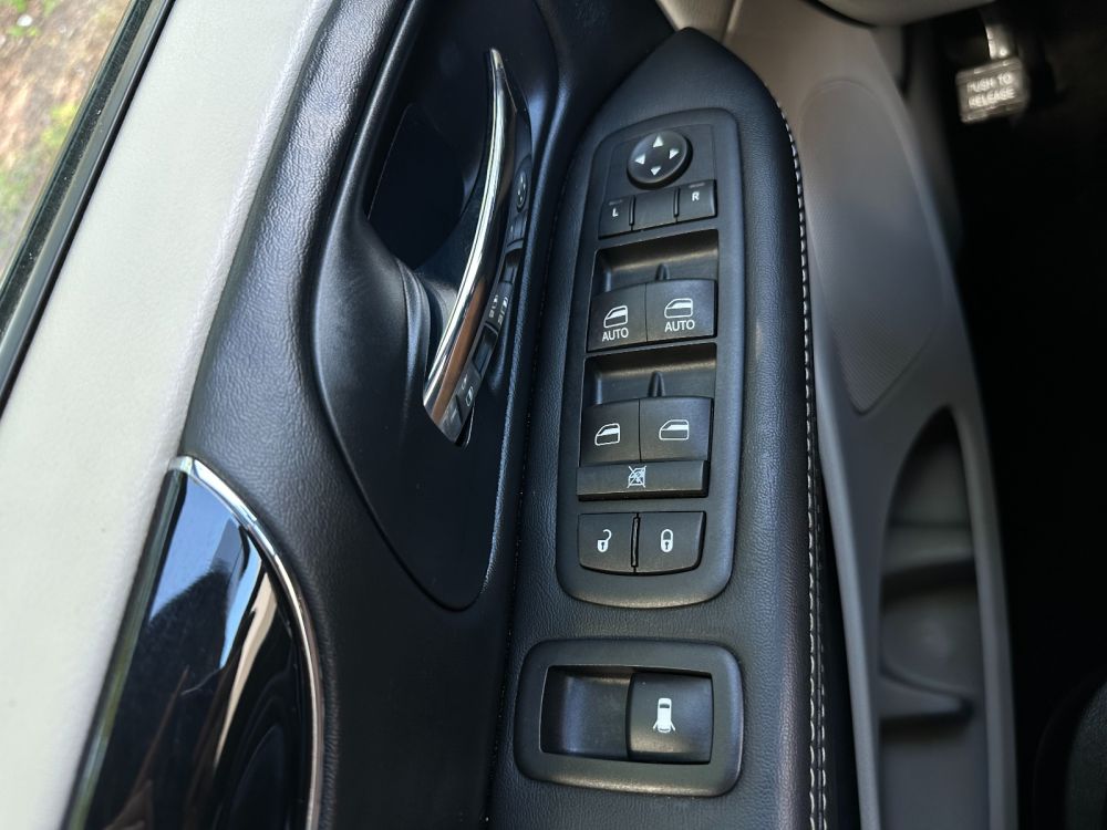 2016 Dodge Grand Caravan SXT Plus - Photo 20