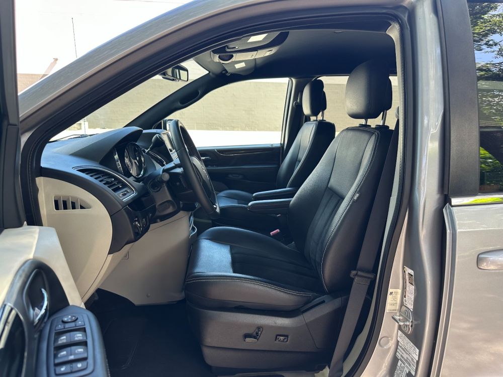 2016 Dodge Grand Caravan SXT Plus - Photo 6