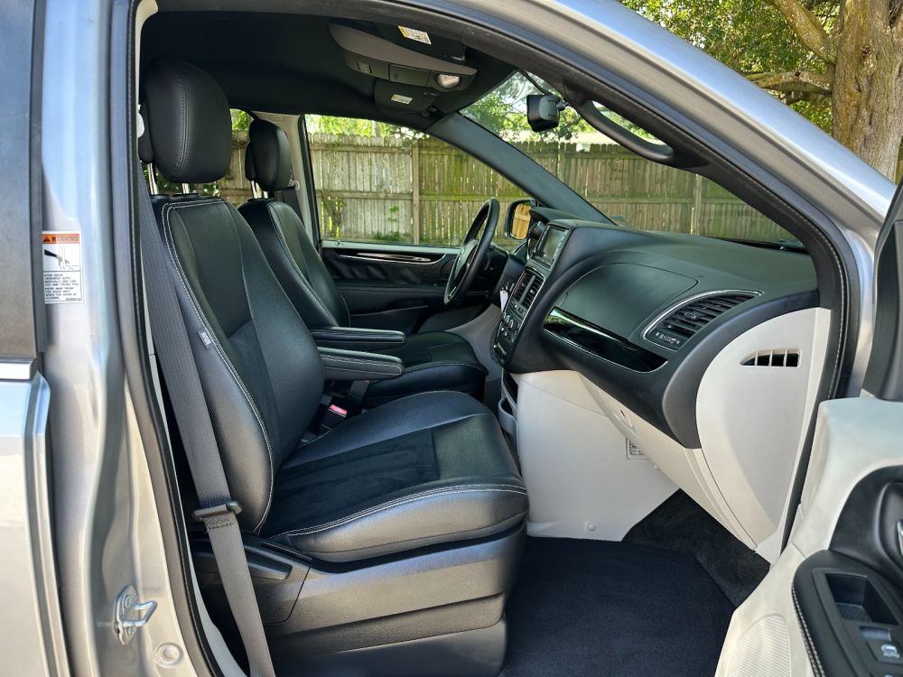 2016 Dodge Grand Caravan SXT Plus - Photo 8