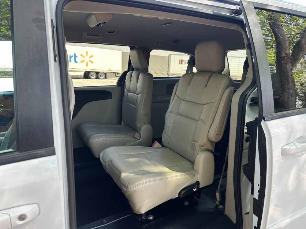 2016 Dodge Grand Caravan SE - Photo 14