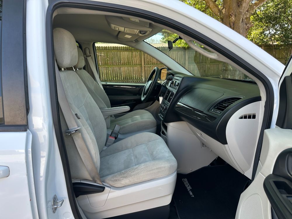 2016 Dodge Grand Caravan SE - Photo 15