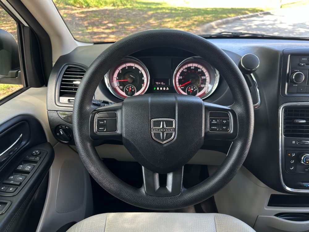 2016 Dodge Grand Caravan SE - Photo 16