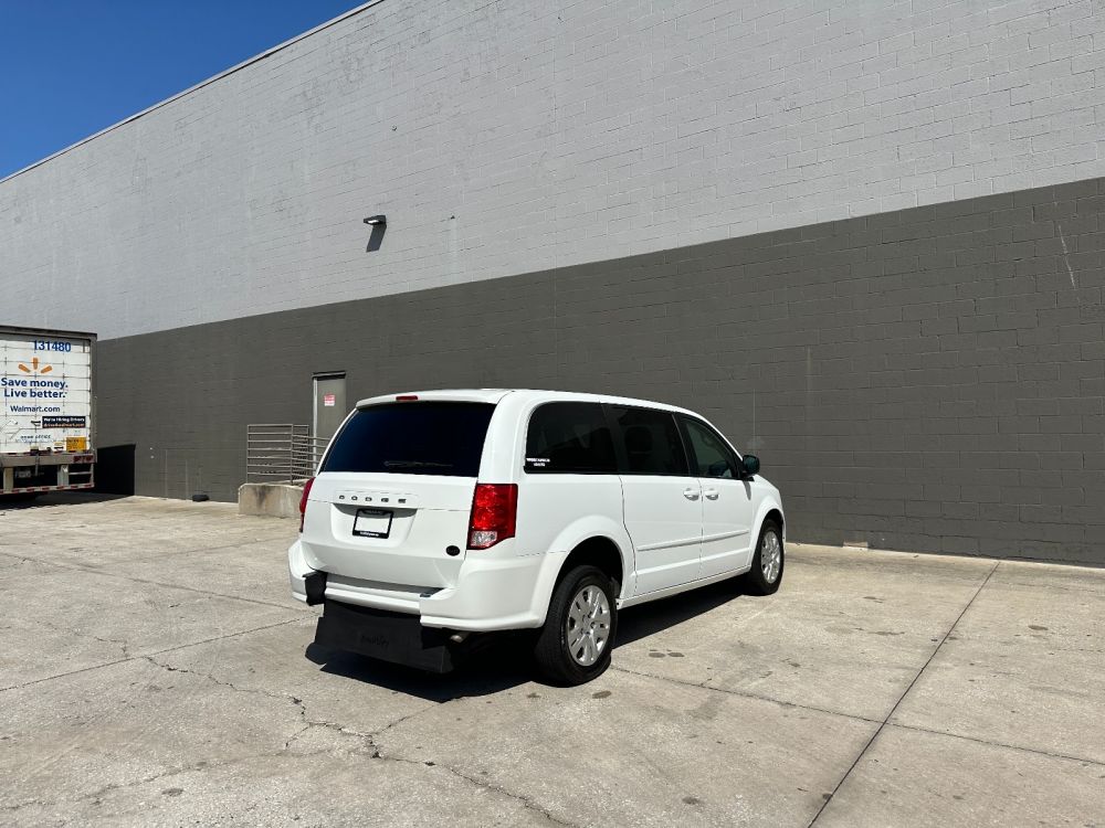 2016 Dodge Grand Caravan SE - Photo 8