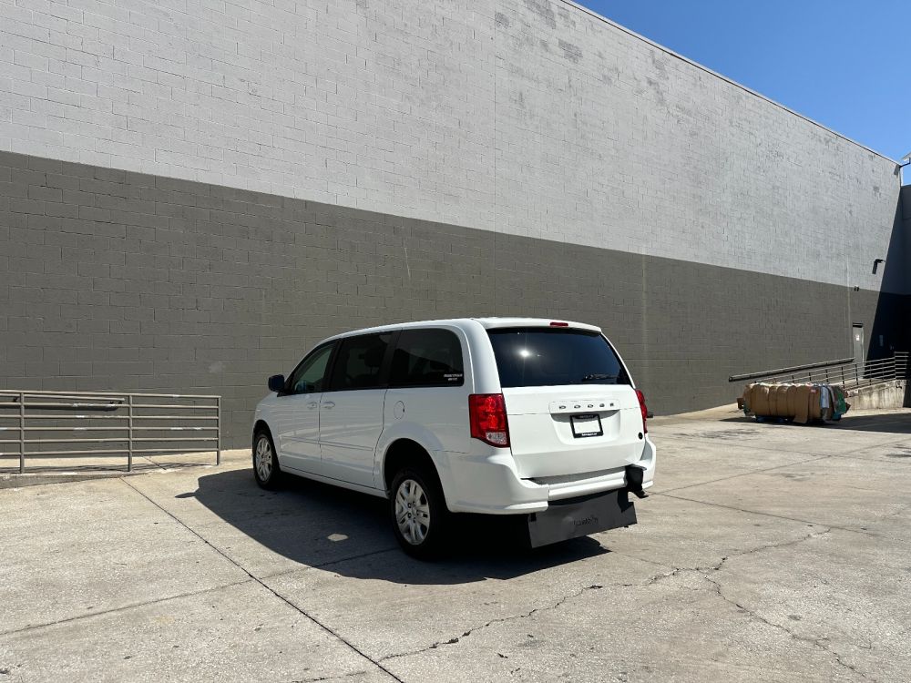2016 Dodge Grand Caravan SE - Photo 10