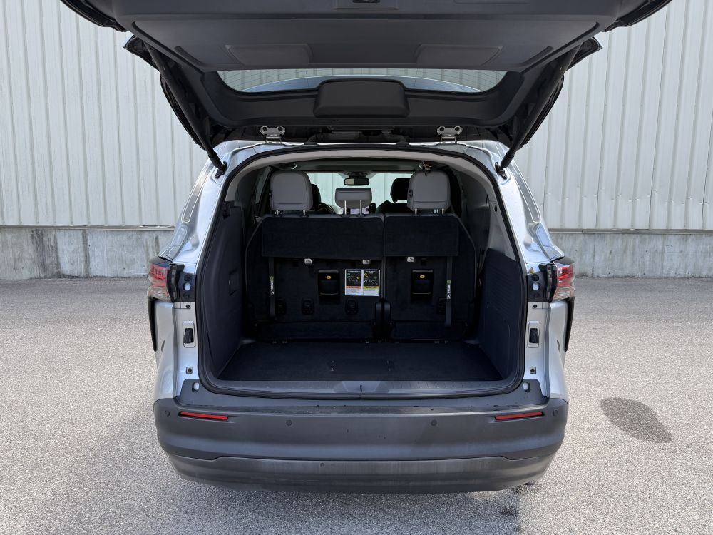2022 Toyota Sienna XLE - Photo 16