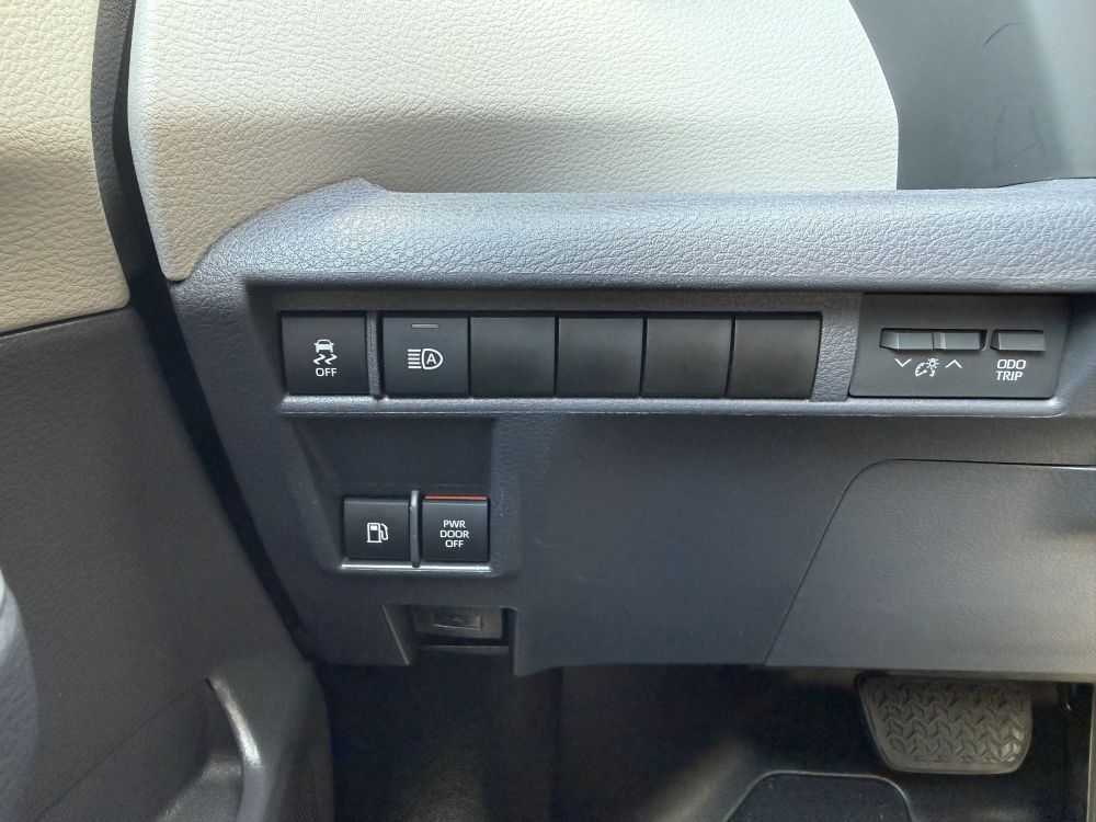 2022 Toyota Sienna XLE - Photo 22