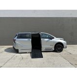 Toyota Sienna XSE Sport 