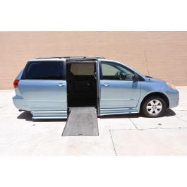 2004 Toyota Sienna Wheelchair Accessible Van