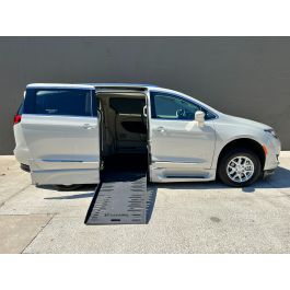 2020 Chrysler Pacifica Touring L Handicap Van