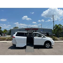 2013 Toyota Sienna LE Handicap Van