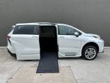 2023 Toyota Sienna Platinum