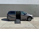 2022 Toyota Sienna LE 