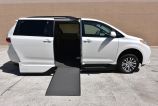 2019 Toyota Sienna XLE NAV