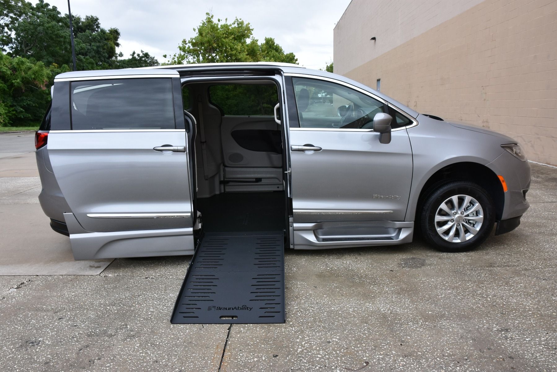 2019 Chrysler Pacifica Touring L Wheelchair Van