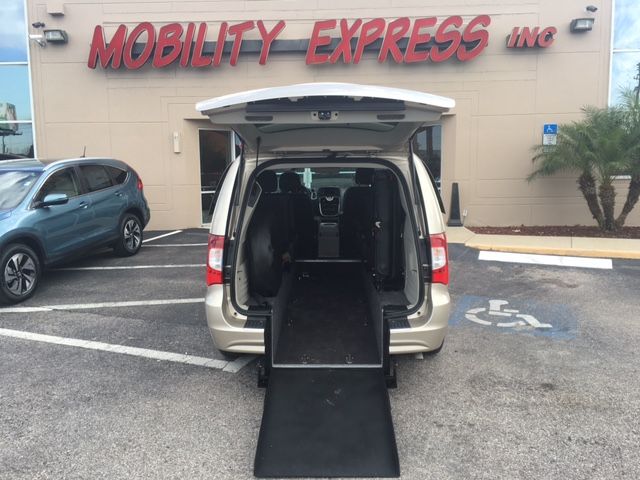2014 Chrysler Town Country Touring Wheelchair Access Van