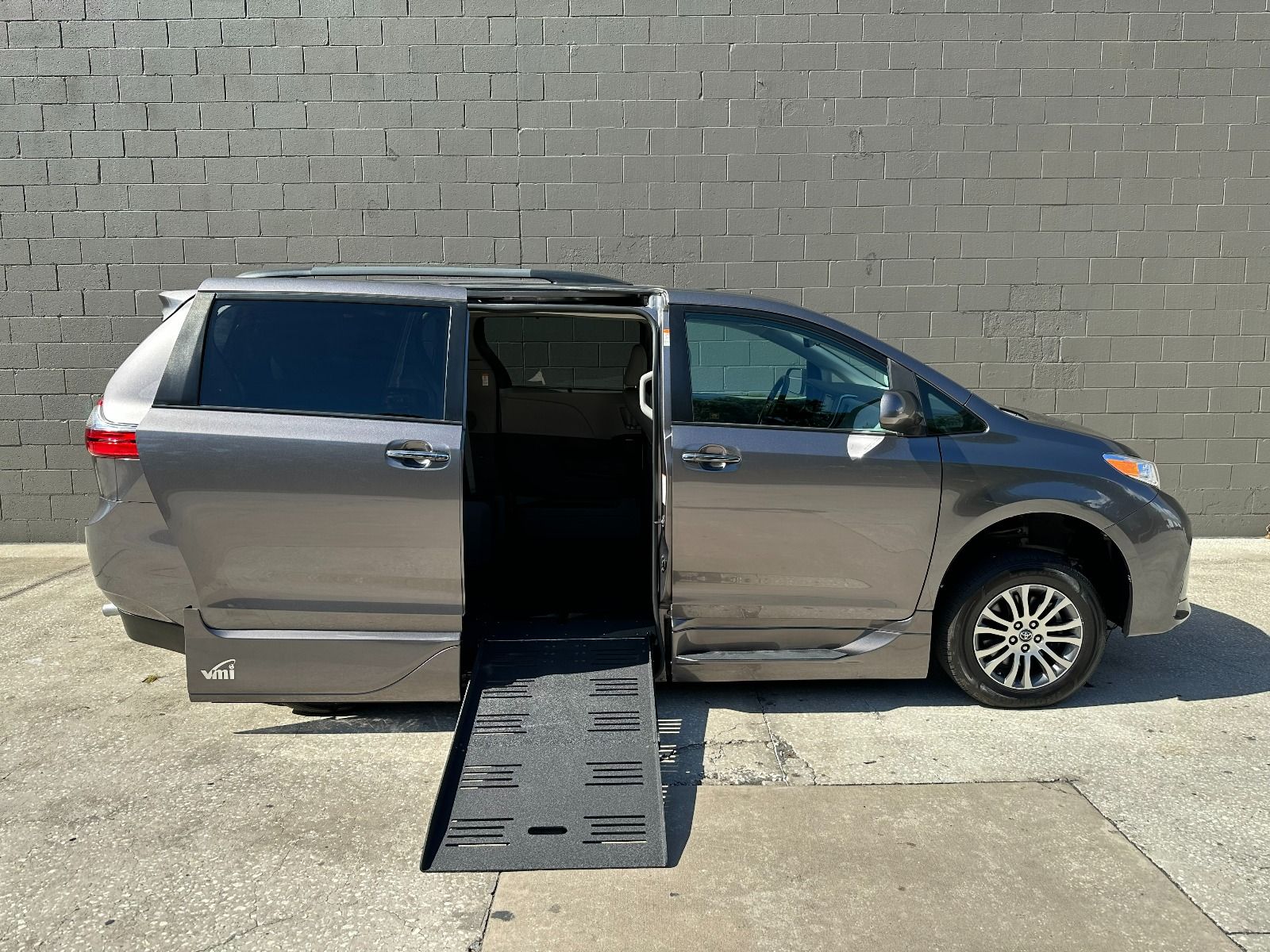 2020 Toyota Sienna XLE Wheelchair Accessible Van