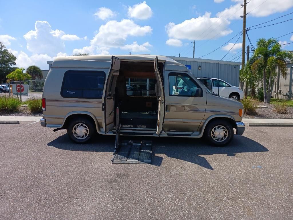 2000 Ford E150 XLT Full Size Wheelchair Van