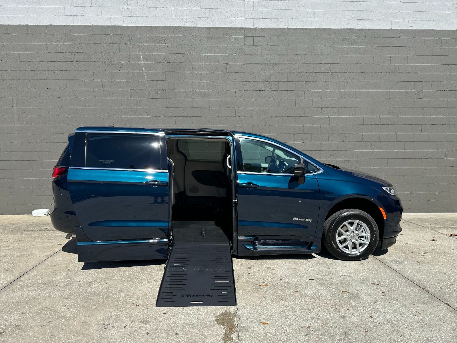 2024 Chrysler Pacifica Touring L Safety Wheelchair Van