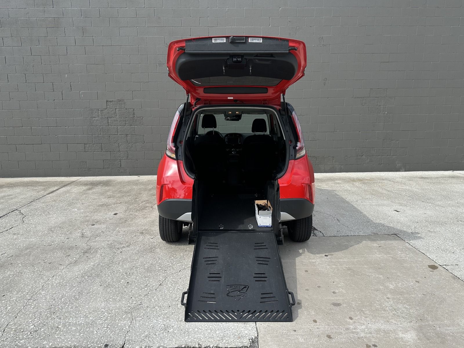 2023 KIA SOUL LX Handicap Accessible SUV   5908 11  