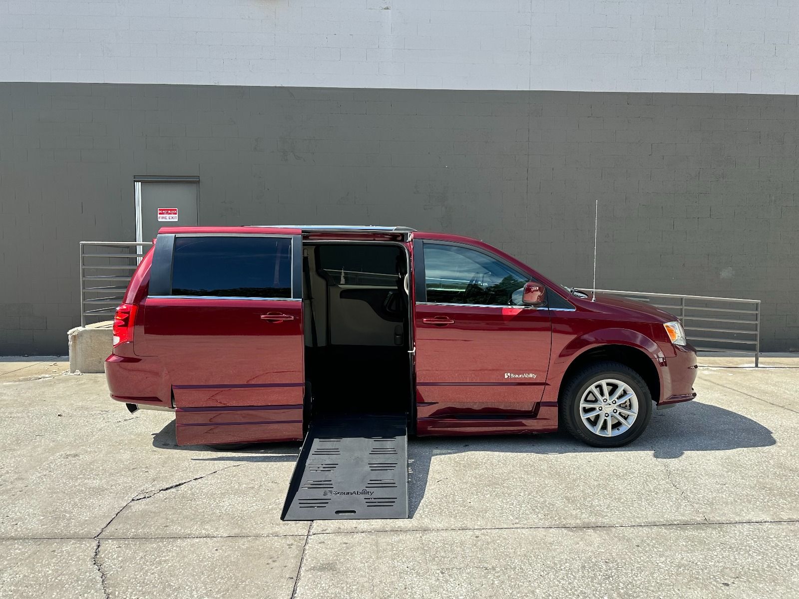 Caravan Sxt Red Dodge Van 2007 Dodge Caravan Review Ratings Edmunds