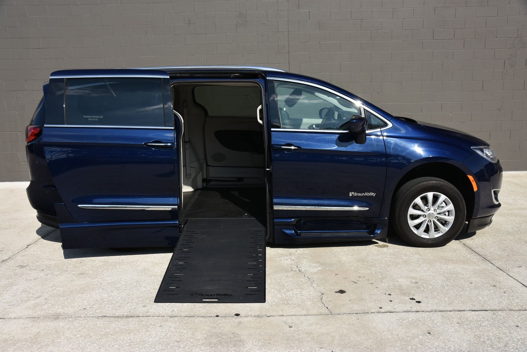 Chrysler best sale pacifica handicap