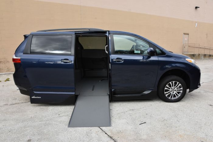 2019 toyota sienna xle premium