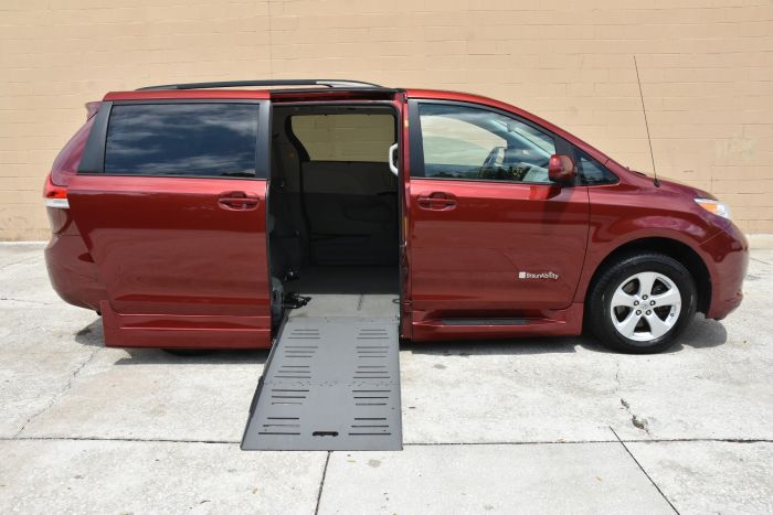 van toyota sienna 2012