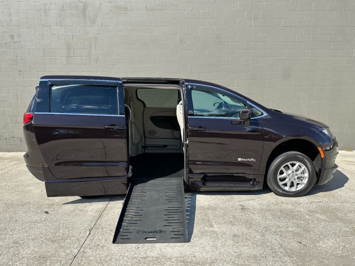 2017 Chrysler Pacifica Touring Handicap Van