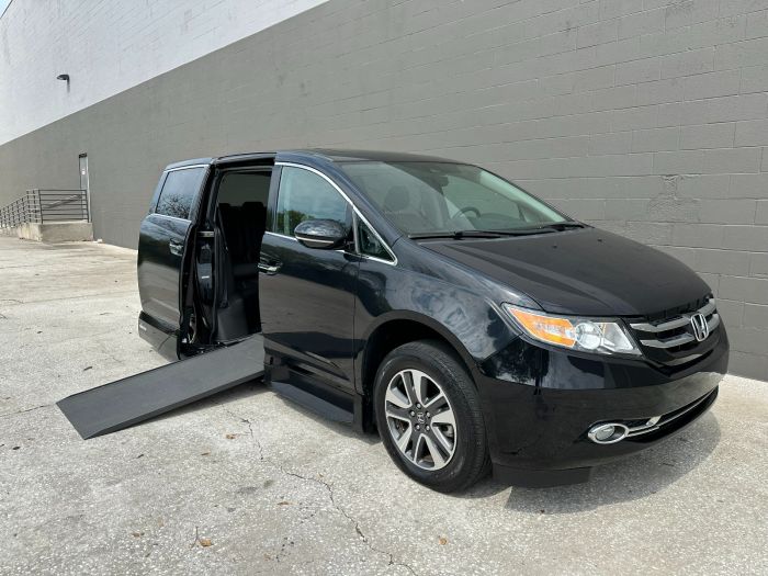 2016 Honda Odyssey Touring Elite Wheelchair Van