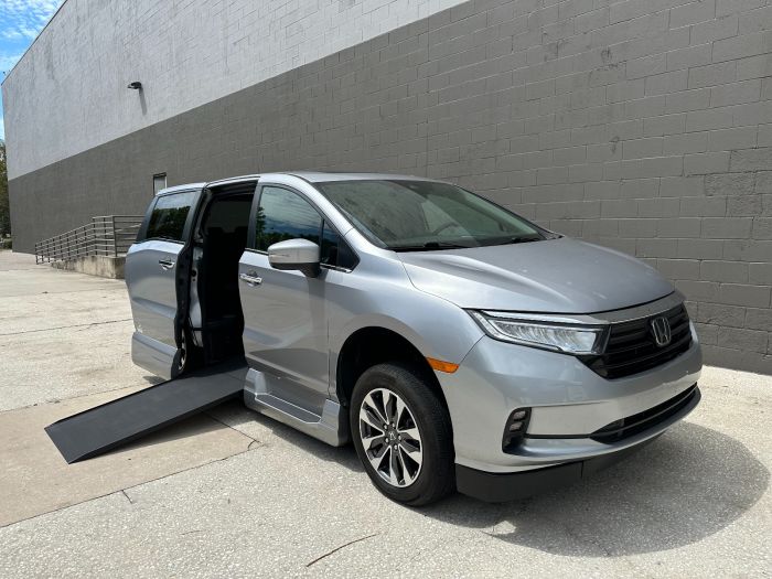 2022 Honda Odyssey EX-L Handicap Accessible Van