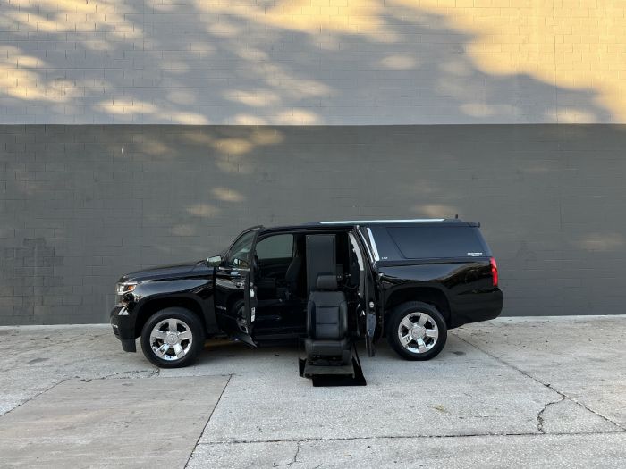 2015 Chevrolet Suburban LTZ's photo