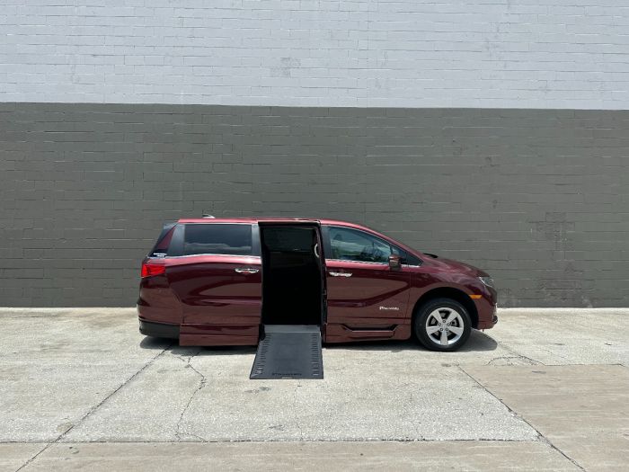 2020 Honda Odyssey EX-L's photo