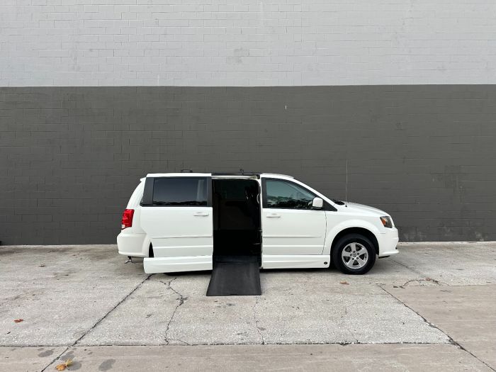 2012 Dodge Grand Caravan SXT's photo