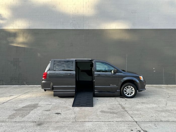 2020 Dodge Grand Caravan SXT's photo