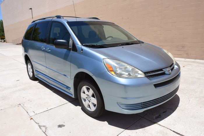 2005 toyota sienna handicap van for sale store
