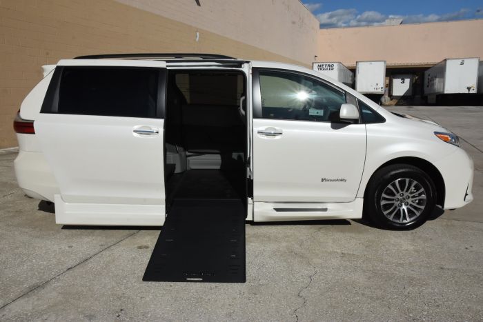 toyota sienna limited 2020