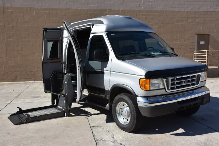2006 Ford E350