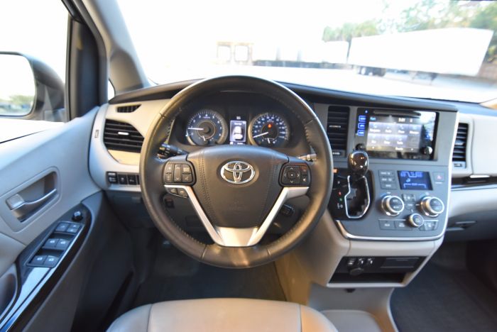 2015 Toyota Sienna Xle Nav