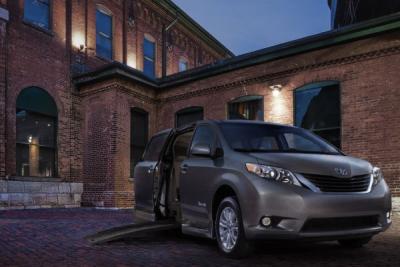 Wheelchair Van Highlight - Toyota Sienna 